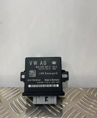 Audi Q7 4L Light module LCM 8X0907357C 01017830AC