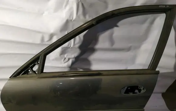 Renault Laguna I Front door pilkos