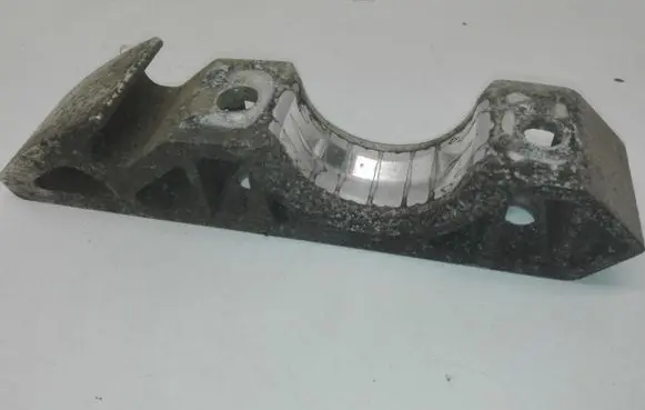 Volkswagen Touareg I Sway bar bush bracket, front 7L0411063B