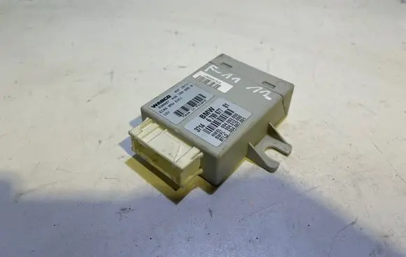 BMW 5 F10 F11 Air suspension control unit module (rear) 4461500650 6799677 004002000