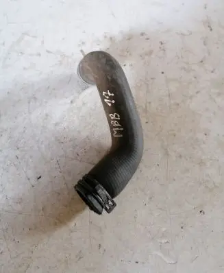 Mercedes-Benz B W246 W242 Engine coolant pipe/hose R740118