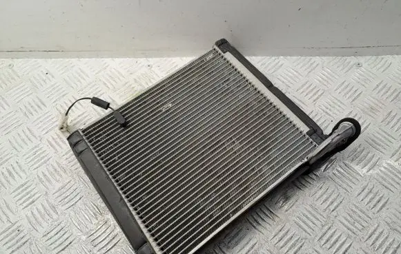Toyota Avensis T270 Air conditioning (A/C) radiator (interior) 8850102201