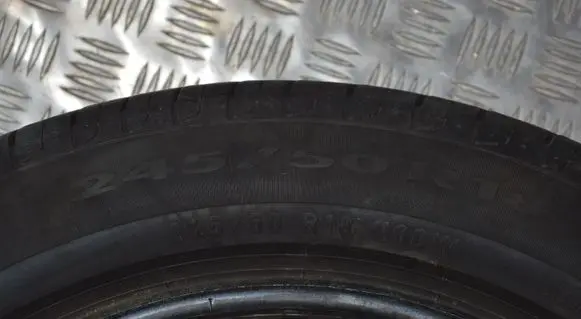 BMW X3 F25 R18 summer tire 