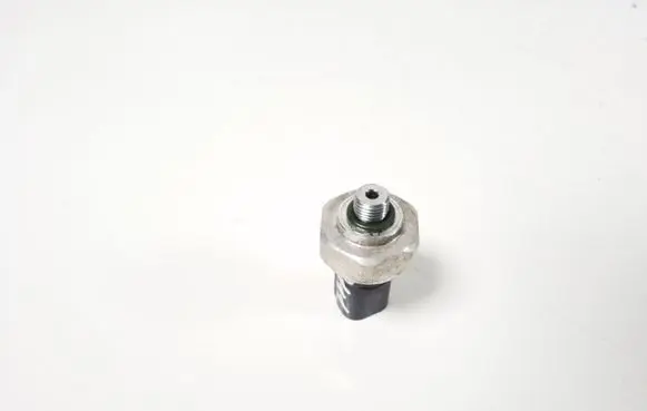 Mercedes-Benz B W246 W242 Air conditioning (A/C) pressure sensor A2110000283