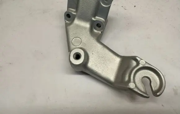 Mercedes-Benz 380 560SEC C126 Engine mounting bracket 1162235004