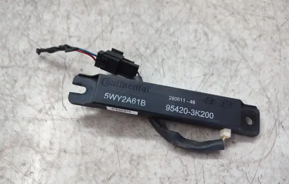 Hyundai ix 55 Aerial antenna amplifier 954203K200