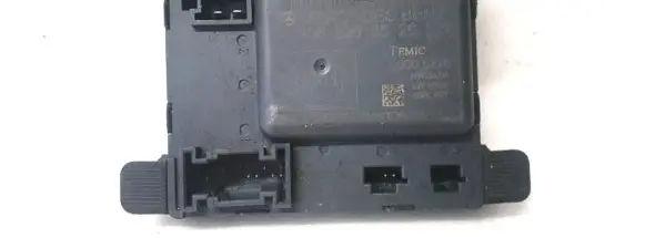 Mercedes-Benz Sprinter W906 Door control unit/module A9068203526