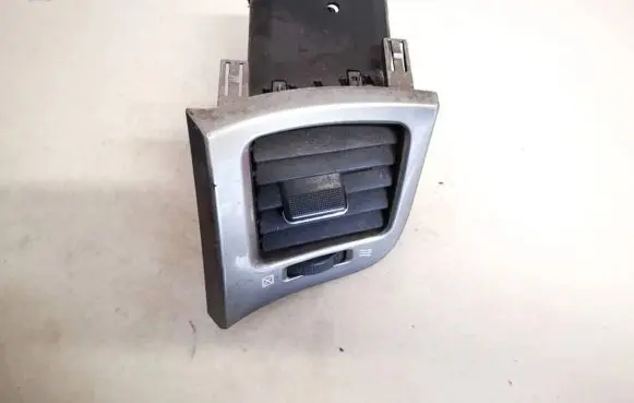 Toyota Avensis Verso Dash center air vent grill 5565044080 55650-44080