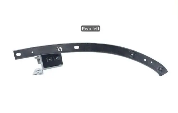 Chevrolet Corvette C6 Fender mounting bracket 10447702