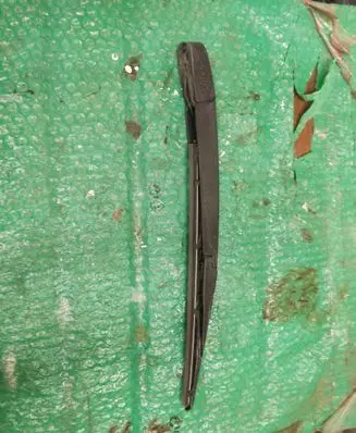 KIA Sorento Rear wiper blade arm