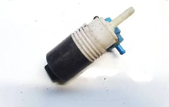 Volkswagen PASSAT B4 Windscreen/windshield washer pump 1h6955651