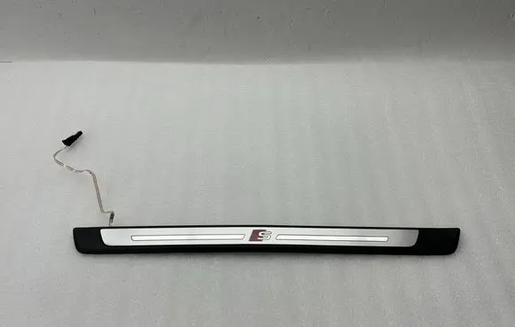 Audi A5 Front sill trim cover 8W0947417A