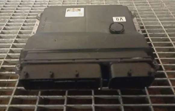Lexus RX 330 - 350 - 400H Air suspension control unit module (rear) 8966158140 2753003791