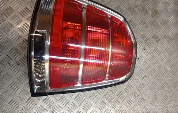 Tailgate rear/tail lights