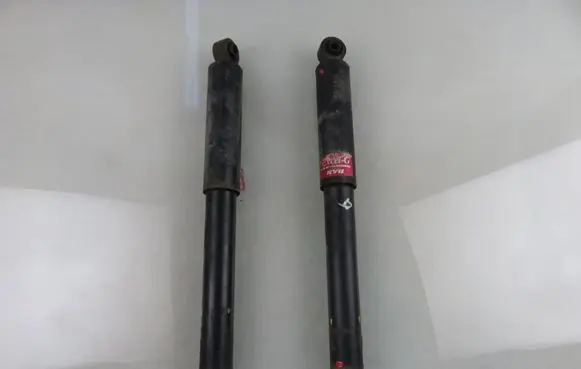 Suzuki Jimny Rear shock absorber/damper 343288