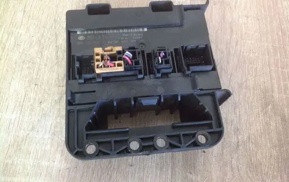 Volkswagen Golf V Comfort/convenience module 00858317