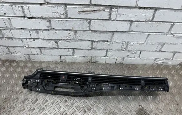 Audi A4 S4 B9 8W Dash center air vent grill 8W1820902