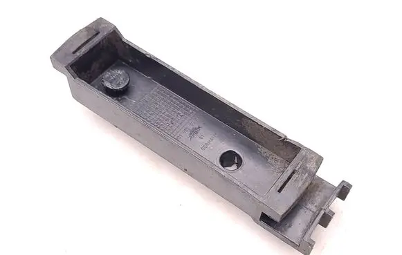 Front bumper mounting bracket