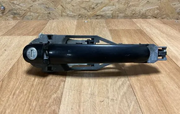 Volkswagen PASSAT B5 Front door exterior handle 3B0837885