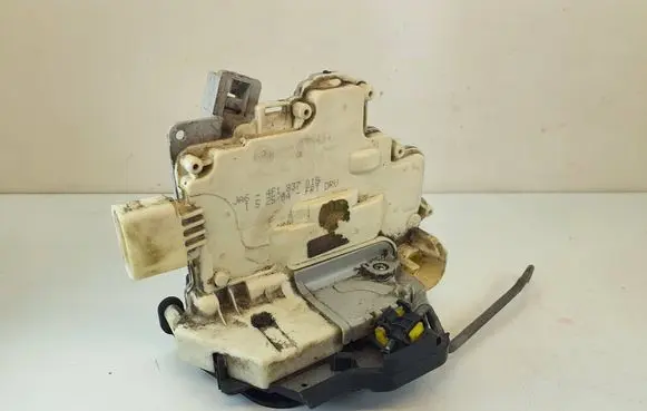 Audi A3 S3 8P Front door lock 4F1837015