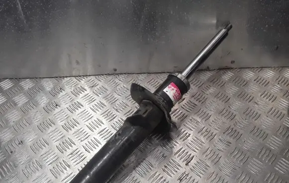 Skoda Octavia Mk2 (1Z) Front shock absorber/damper 335808