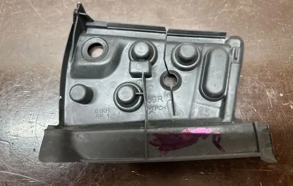 Toyota Prius (XW50) Other front door trim element