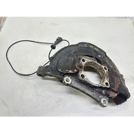Volvo XC70 Front wheel hub P30683135