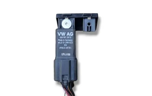 Skoda Octavia Mk2 (1Z) Glow plug pre-heat relay 51299023 038907281D