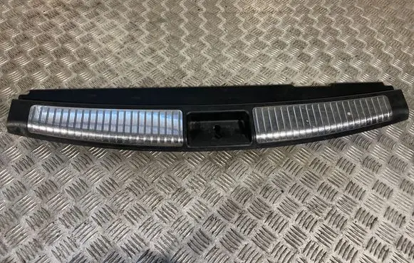 Mercedes-Benz ML W164 Trunk/boot sill cover protection A1646900141