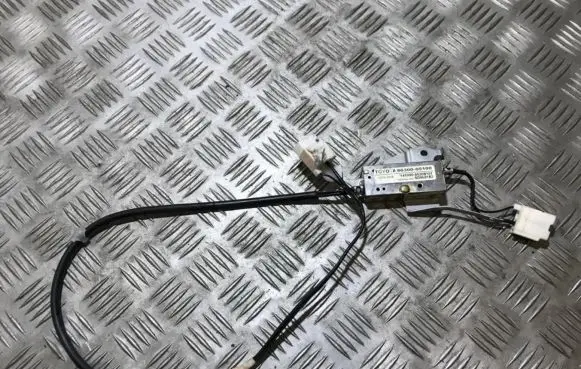 Toyota Avensis T250 Antenna control unit 5540420331 86300-05100