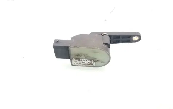 Headlight/headlamp level sensor
