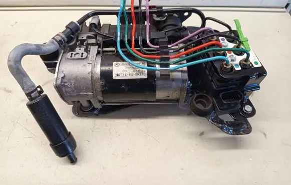 Volkswagen Phaeton Air suspension compressor/pump 3D0616005M 15150000453