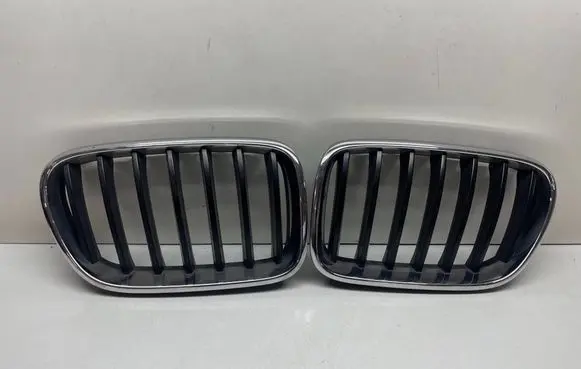 Front bumper upper radiator grill