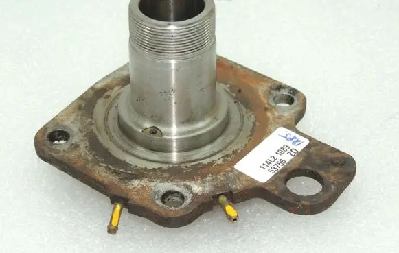 Suzuki Jimny Front wheel hub spindle knuckle 4344081A30