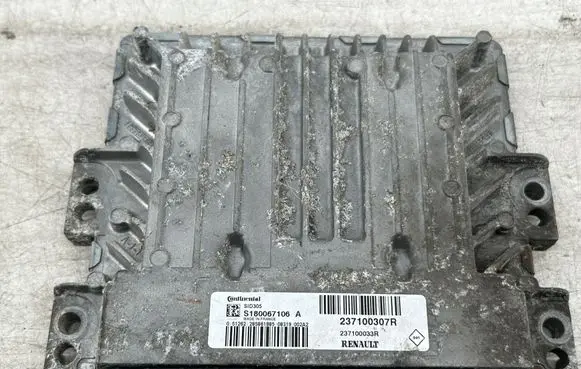 Renault Megane III Engine control unit/module S180067106A 237100307R 237100033R