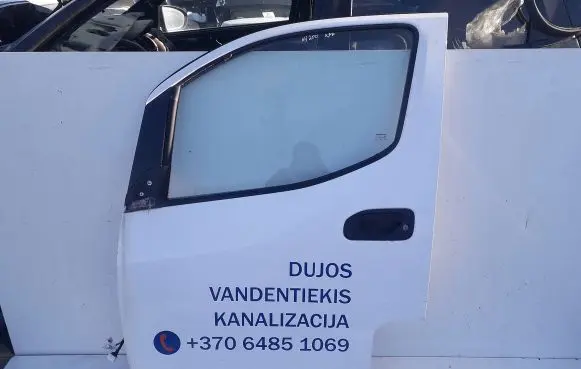 Nissan NV200 Front door