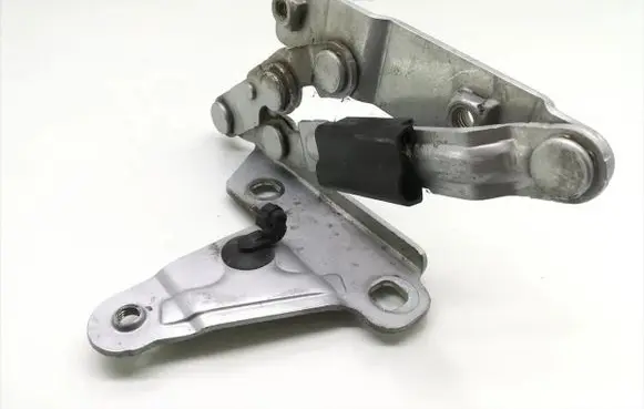 Seat Altea XL Engine bonnet/hood hinges 5P0823302B