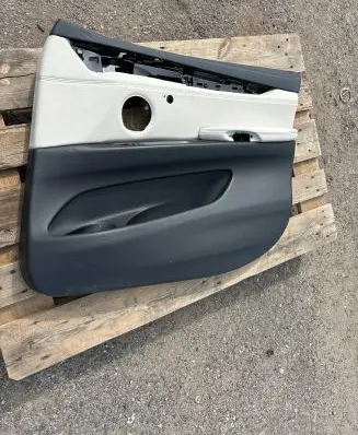 BMW X6 F16 Front door card panel trim 105759908C B030233900 E040012900
