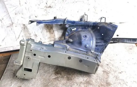 Toyota Avensis T270 Front quarter panel