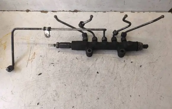 Ford Transit Fuel main line pipe