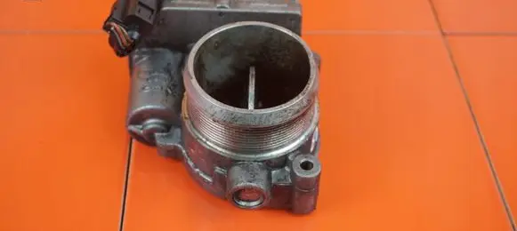 Audi Q7 4L Throttle body valve 4E0145950F