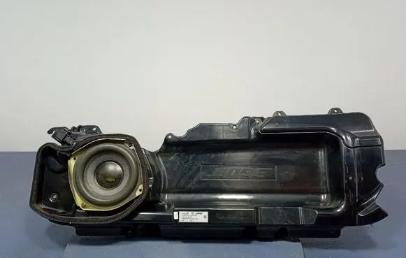Audi A6 Allroad C5 Subwoofer speaker 4F0035382C
