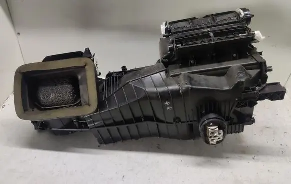 Volkswagen PASSAT B7 Interior heater climate box assembly 