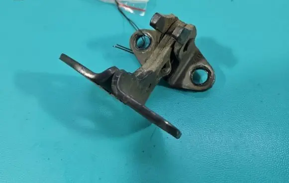 Rear door hinge set