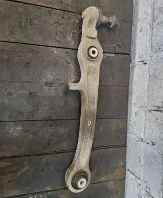Front lower control arm/wishbone