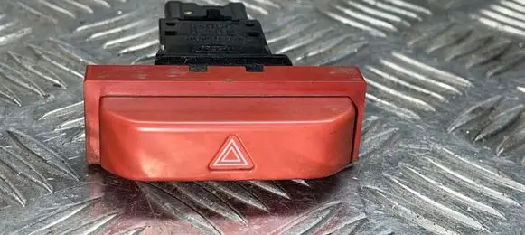 Nissan X-Trail T30 Hazard light switch 06016