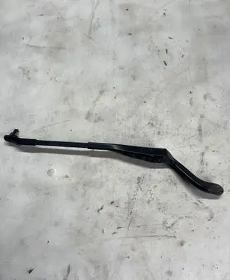 Mercedes-Benz E W211 Front wiper blade arm A2118201544
