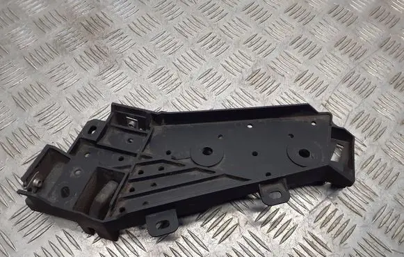 Infiniti Q70 Y51 Front bumper mounting bracket
