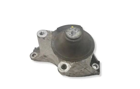 Honda Civic Engine mount bracket 