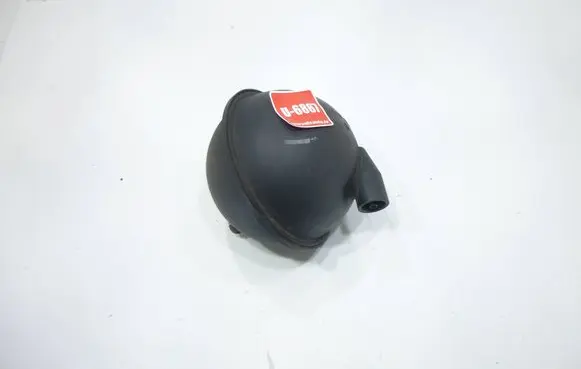 Vacuum air tank
